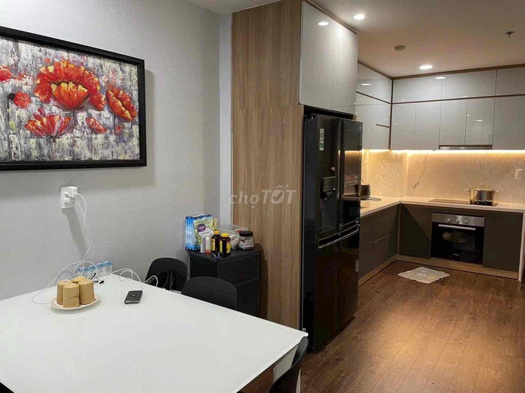 The owner rented three cityland bedrooms full of 16 million a month.