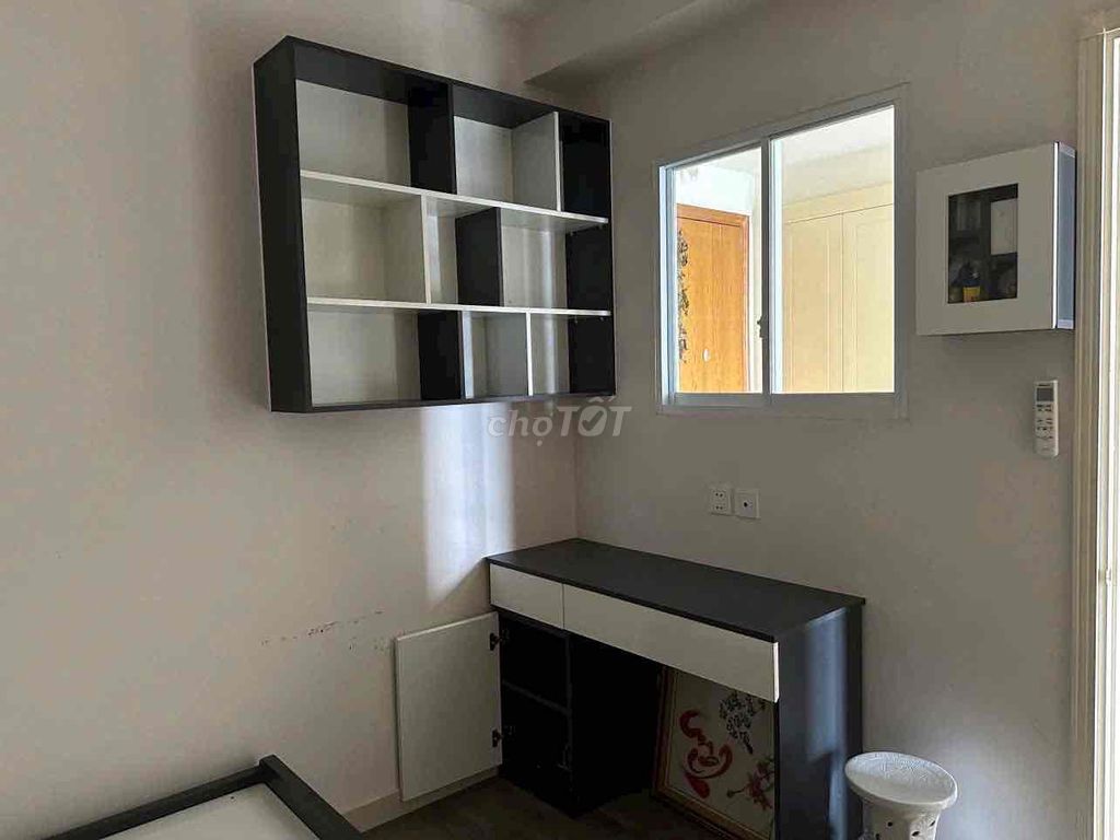 It's the owner who rents peace. Two bedrooms. Two bathrooms, nice 10 million a month.