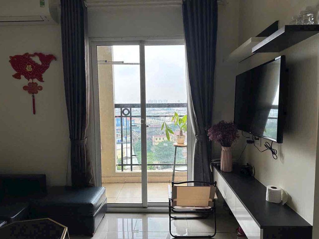 It's the owner who rents peace. Two bedrooms. Two bathrooms, nice 10 million a month.