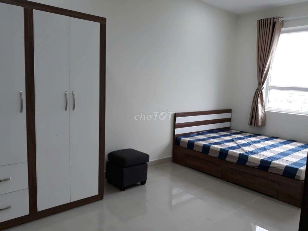 Rent Topaz Elite apartment 2 bedroom 2 available toilets at 11 million and 5 basic furniture