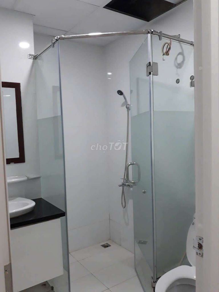Rent Topaz Elite apartment 2 bedroom 2 available toilets at 11 million and 5 basic furniture