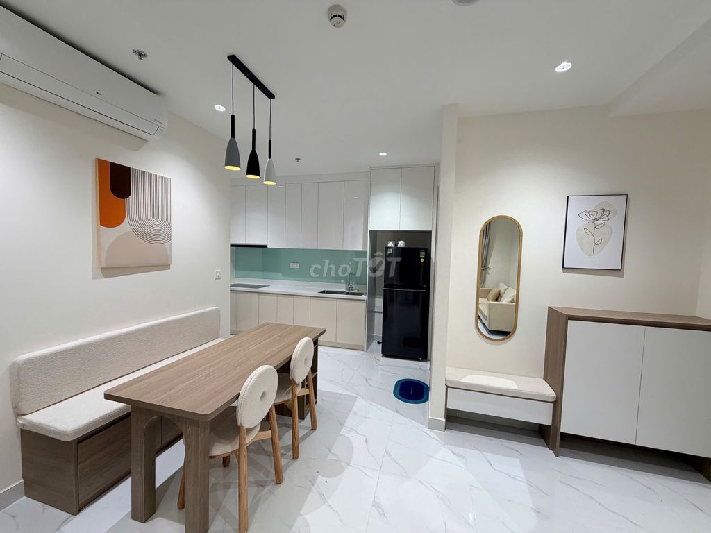 Rent the two bedrooms. Full-Scant bathroom. Bring the suitcase right in.