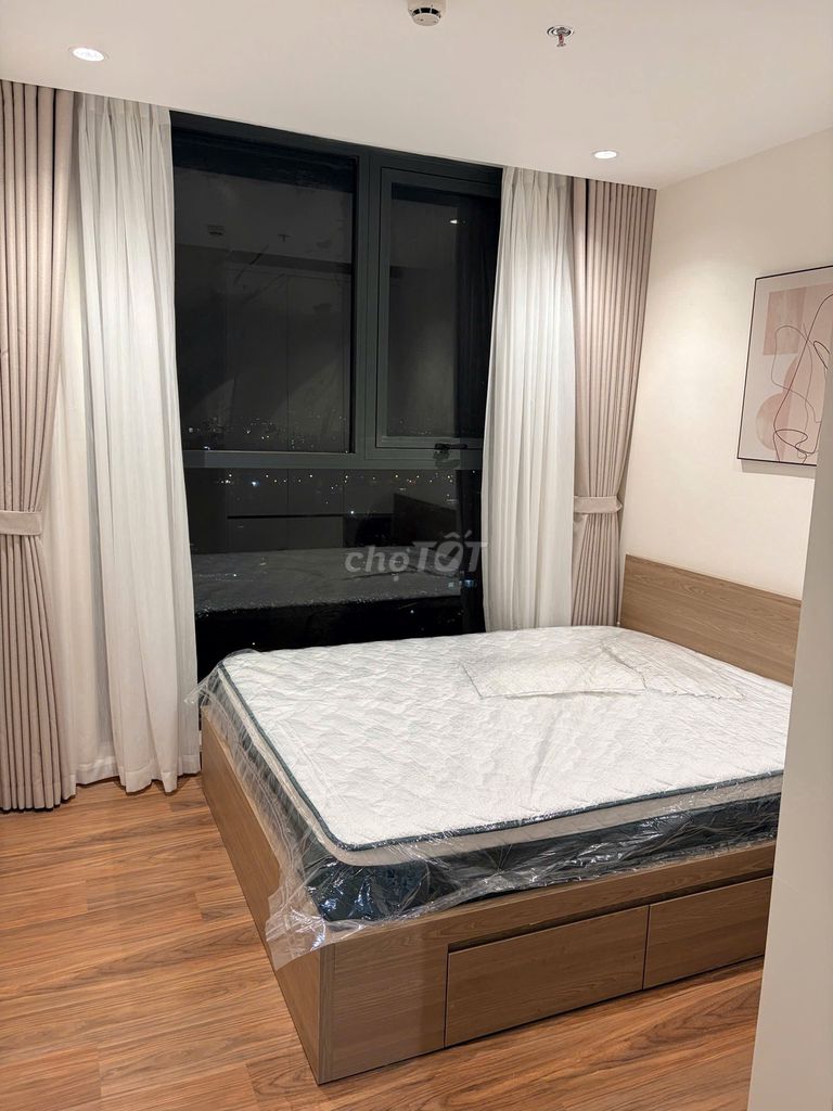 Rent the two bedrooms. Full-Scant bathroom. Bring the suitcase right in.
