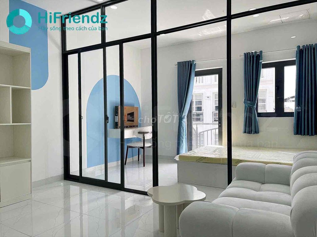 Rent the apartment. A full balconies bedroom.