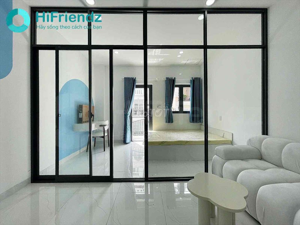 Rent the apartment. A full balconies bedroom.
