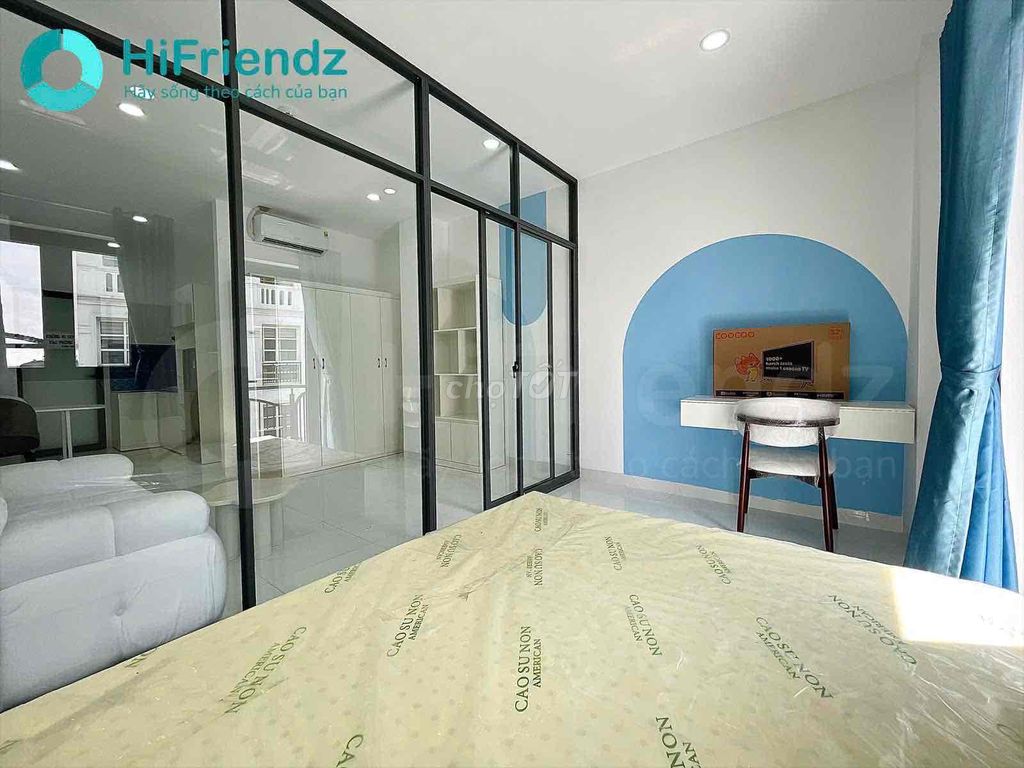 Rent the apartment. A full balconies bedroom.
