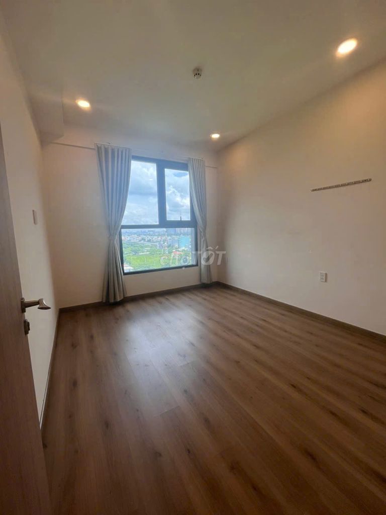 Rent the Vivaplaza apartment, 2 bedrooms, 2 toilets, 10 million worth of furniture.