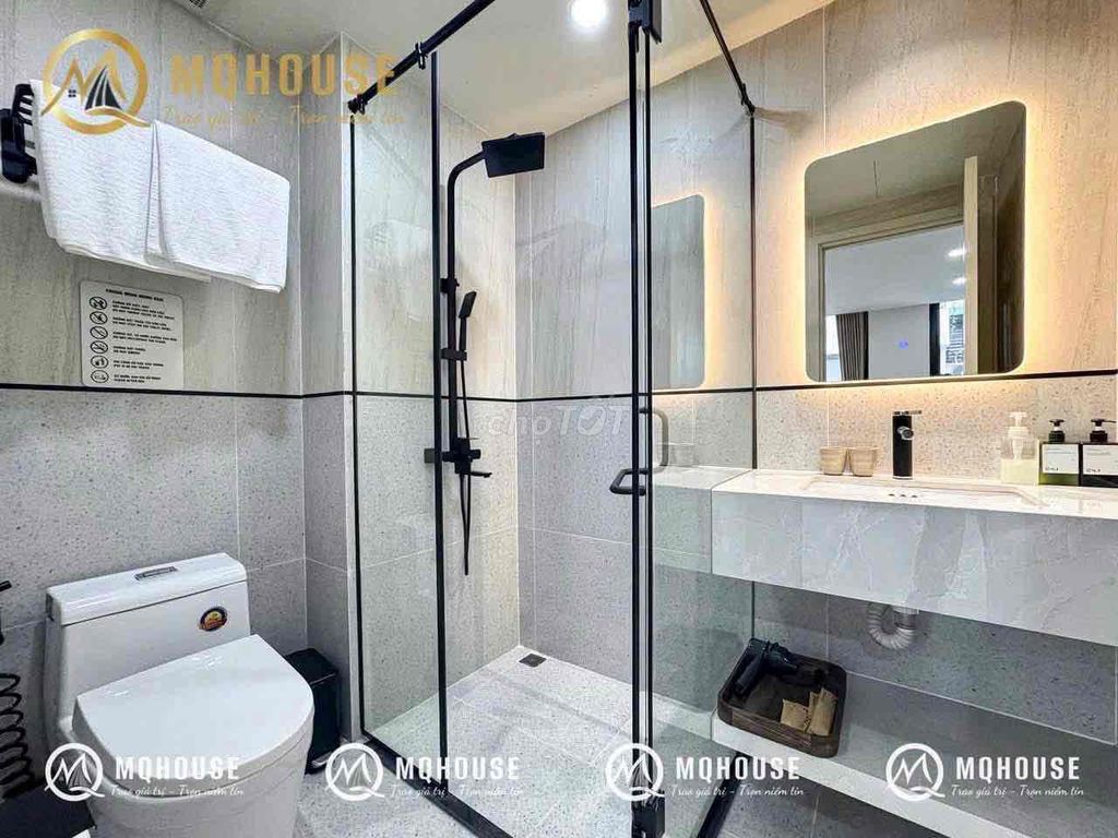 Rent a nice, private studio, 1st district balcony.