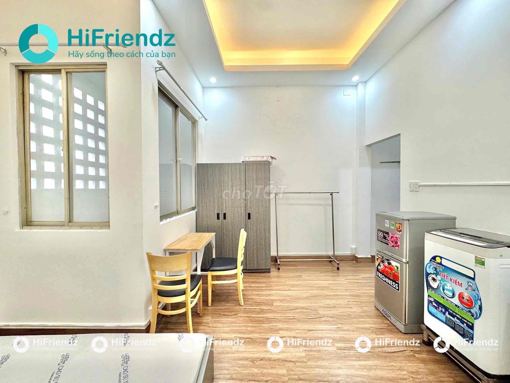The service apartment is near the celestial wheel of the university of economics, the university of medicine