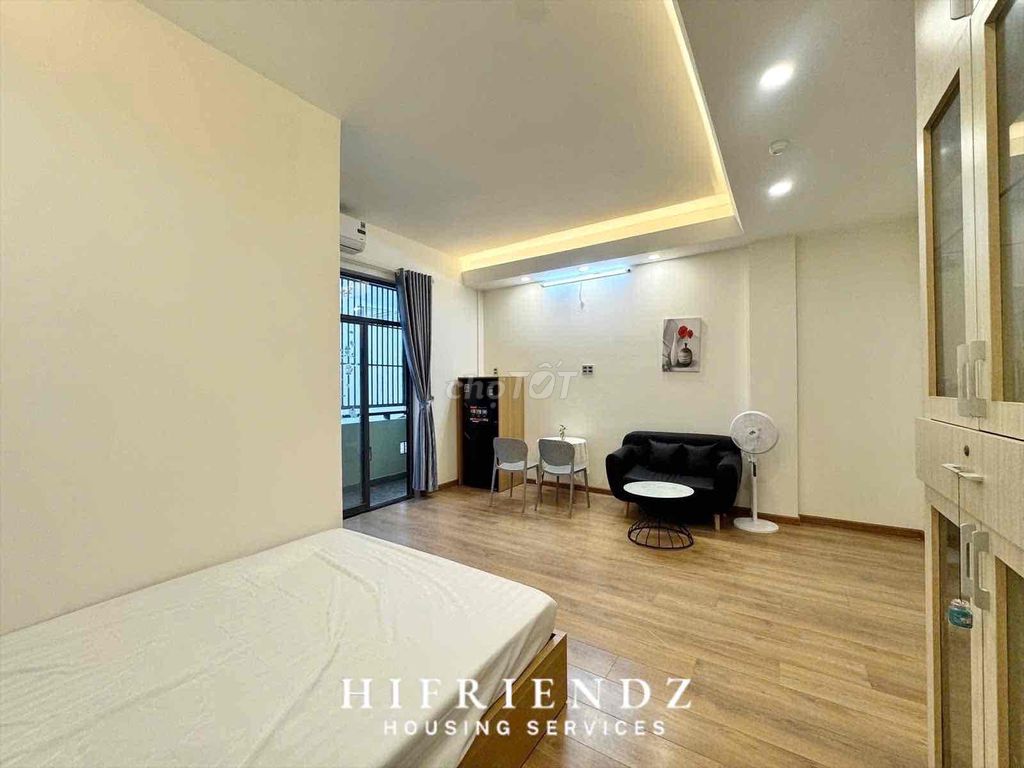The elevator service apartment near the University of Medicine is a nice full interior.