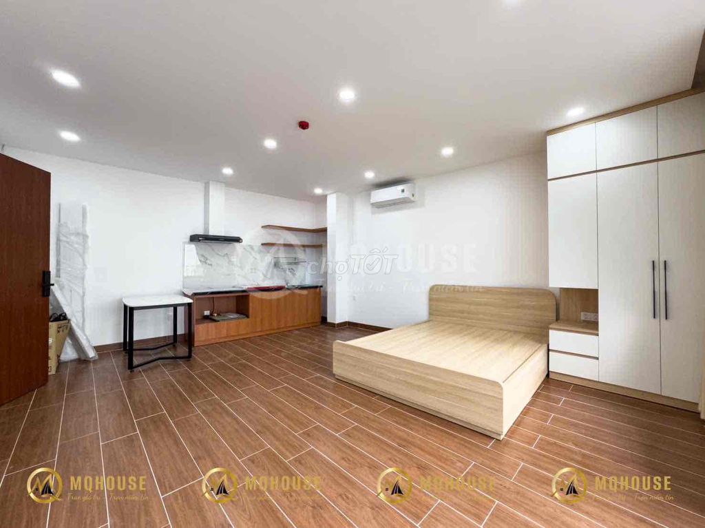 The new apartment is 100 percent in District 1, near New Market, Semi Sa, School of Sa, 3:bt, bedroom.