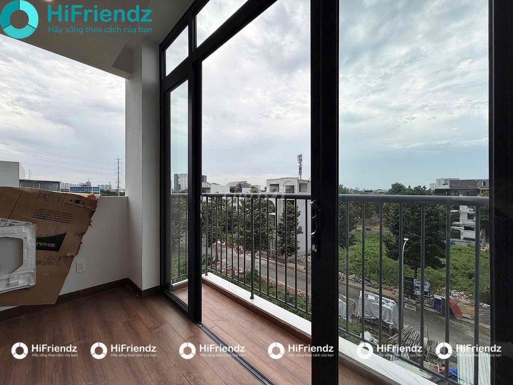 The balcony studio has been super-viewed, super-optimal in the district of 2 deserves to live.
