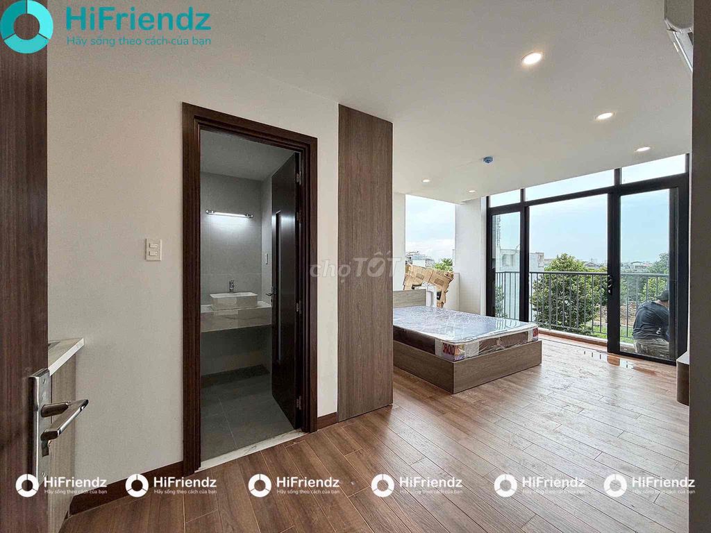 The balcony studio has been super-viewed, super-optimal in the district of 2 deserves to live.