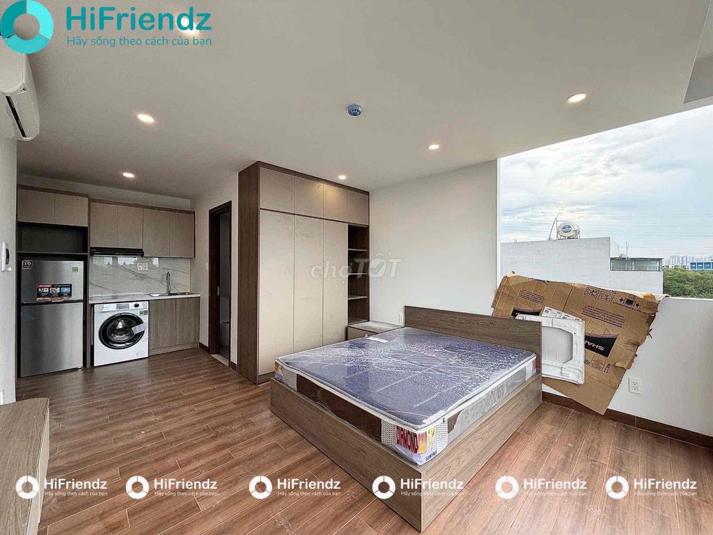 The balcony studio has been super-viewed, super-optimal in the district of 2 deserves to live.