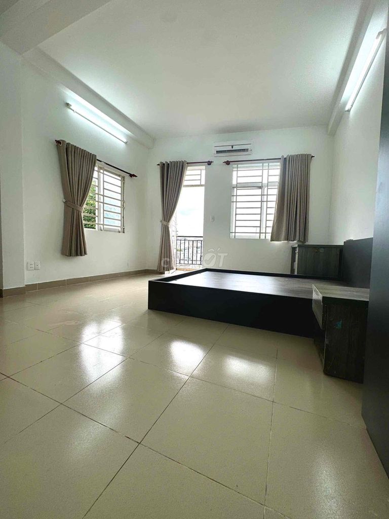 Rent the apartment 30 M2 free balcony Full furniture near the market.