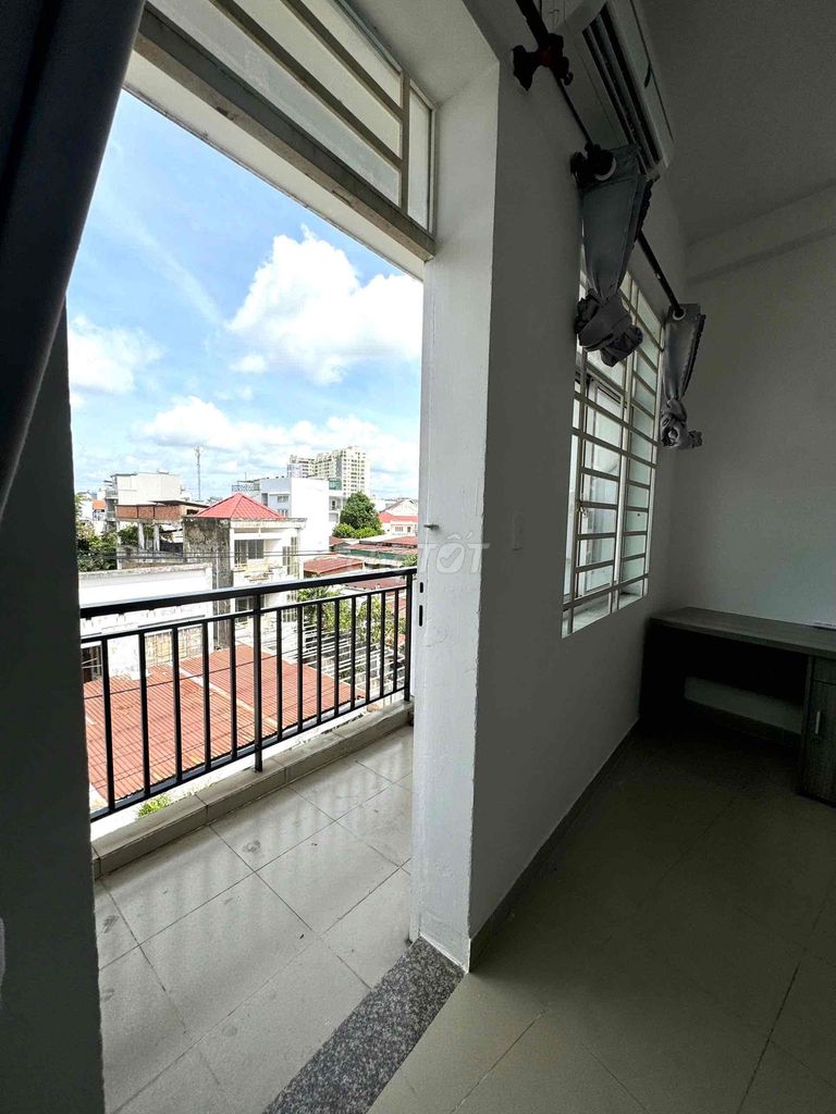 Rent the apartment 30 M2 free balcony Full furniture near the market.
