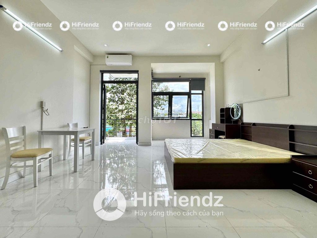 The penthouse 50 M2 right in Tên Lửa -- there's a balcony -- very nice interior.