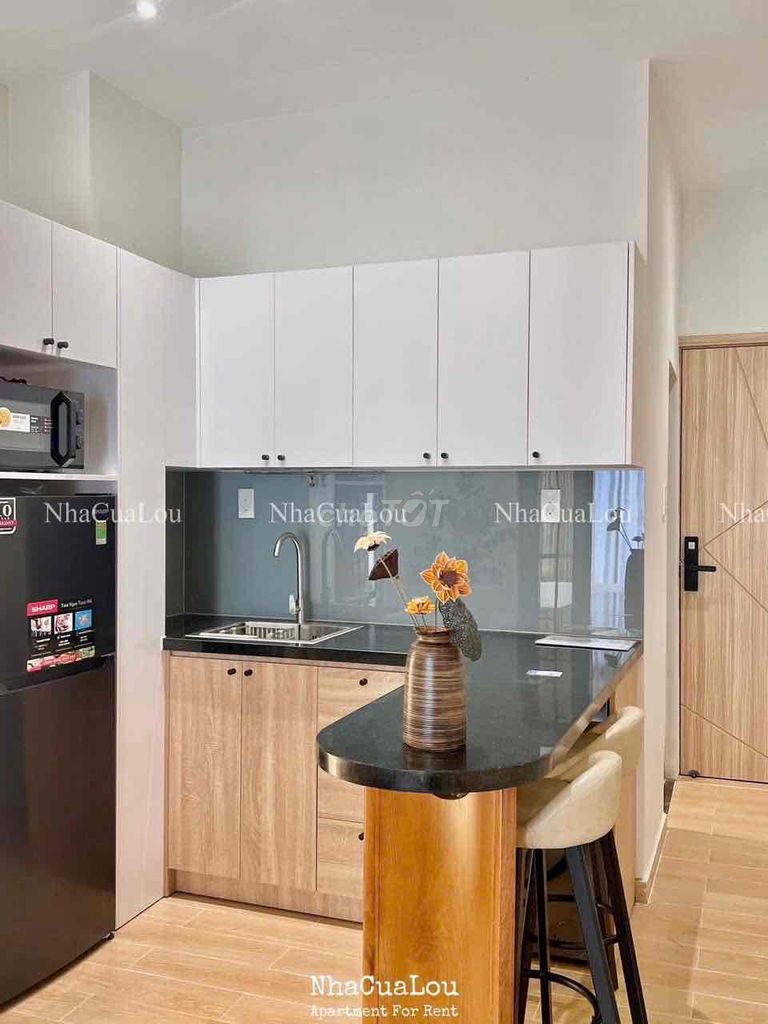 The Studio House is splitting the kitchen right near Tan Son Nhut