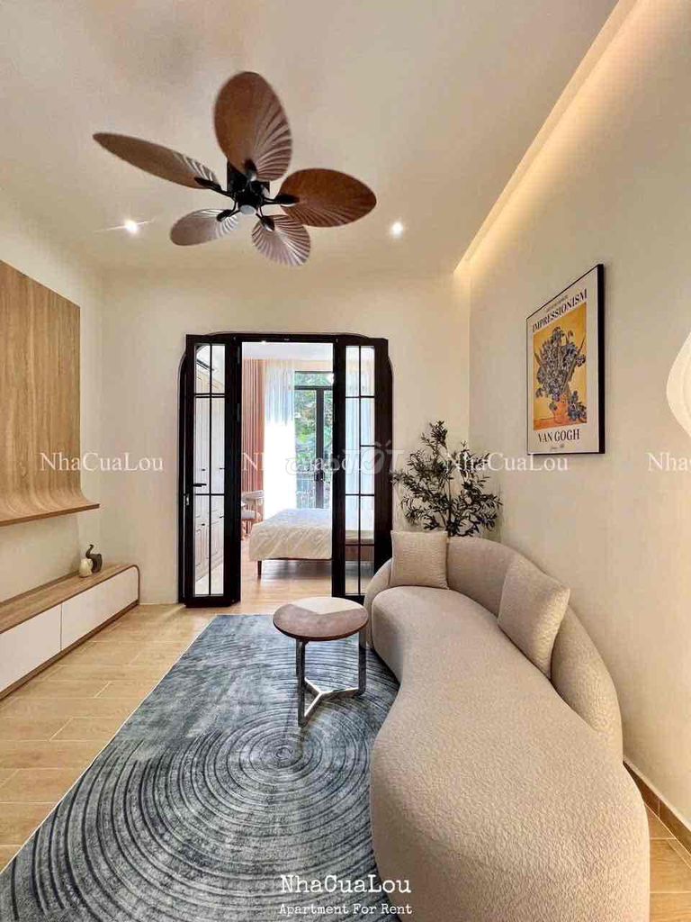 The Studio House is splitting the kitchen right near Tan Son Nhut