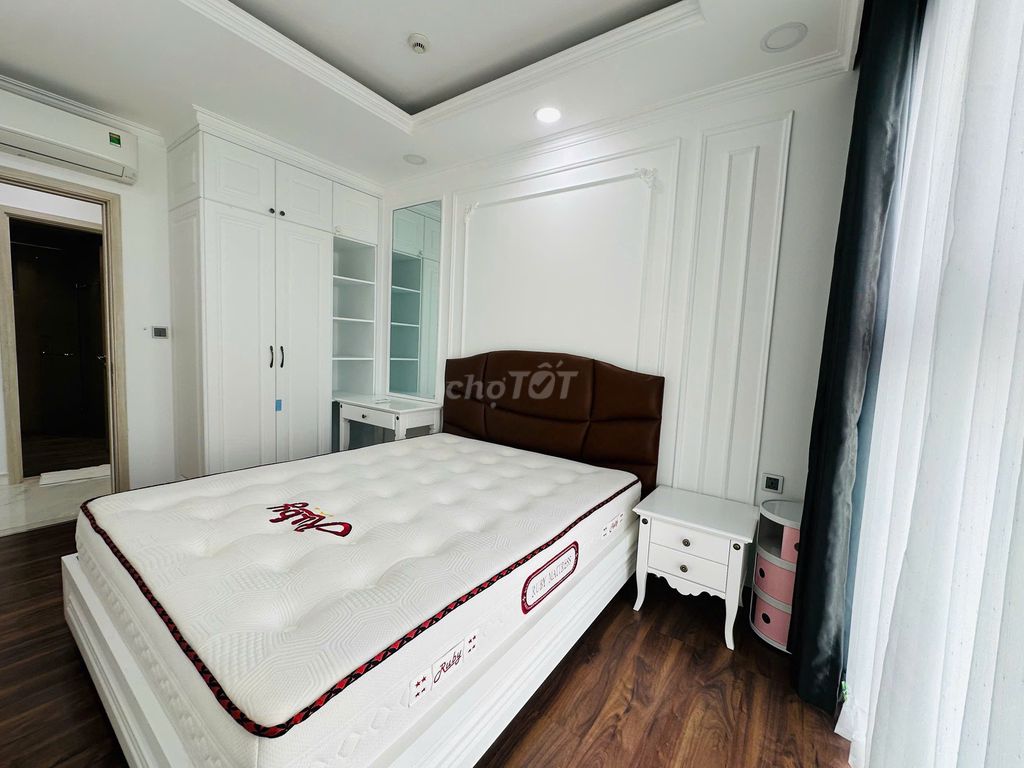 Rent chccméh, pmh, two bedrooms, two toilets, a whole new piece of furniture, for the price: 25 million.