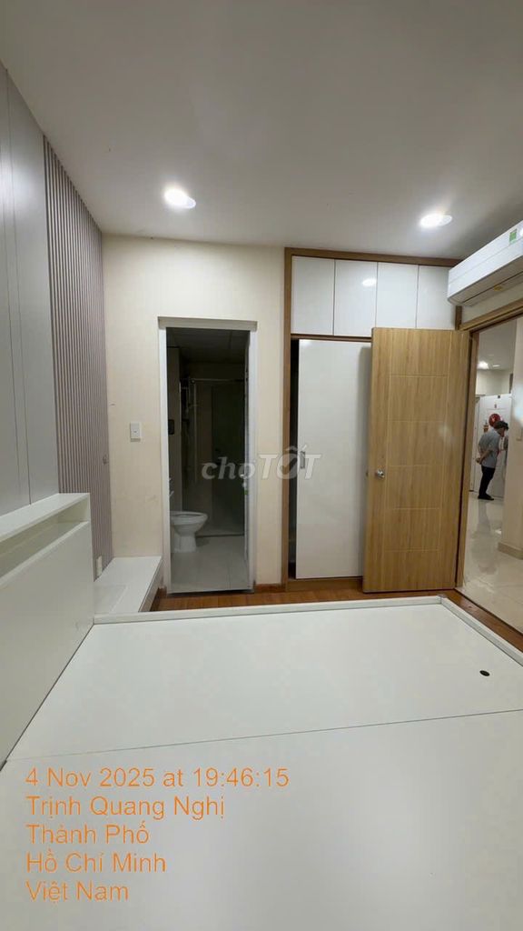 Renting two Dream Homees, 8 near the entire interior, right, clean house.