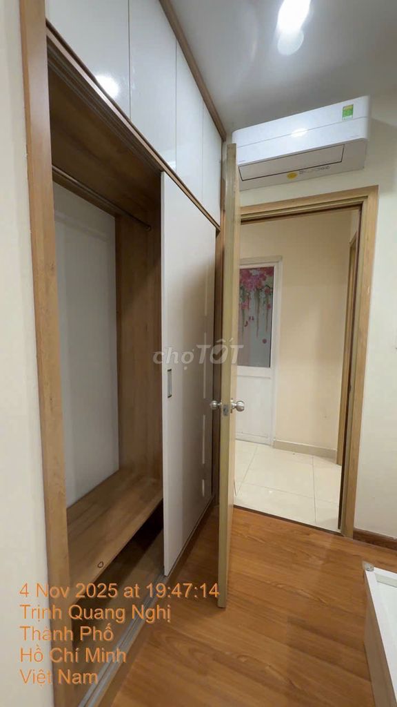 Renting two Dream Homees, 8 near the entire interior, right, clean house.