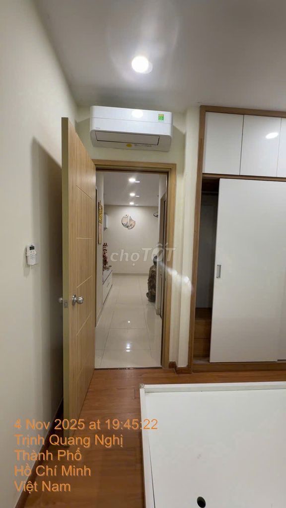 Renting two Dream Homees, 8 near the entire interior, right, clean house.