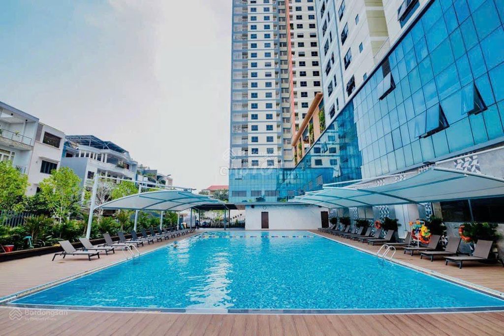 Three Homyland riverside apartments. It's worth 16 million a month. (3) Bedrooms, 2 toilets, enough furniture.