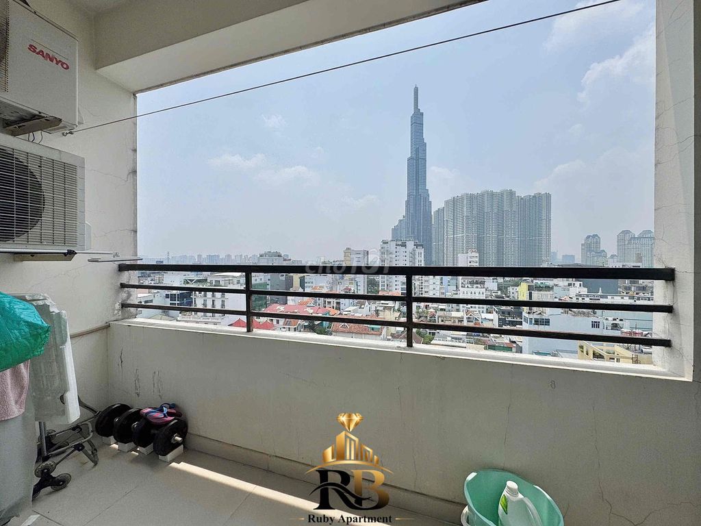 Rent North Pacific apartment. A ballcony view housemark is 56 meters wide.
