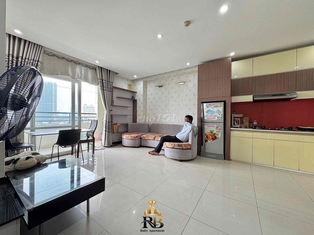 Rent North Pacific apartment. A ballcony view housemark is 56 meters wide.