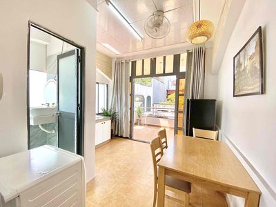 Two bedrooms balcony. She's a Bình Thạnh.