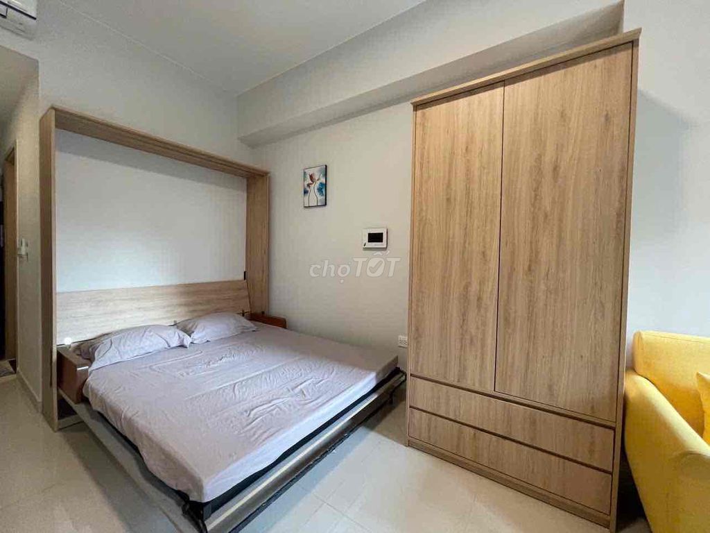Rent a Botanica Premier apartment. A bedroom. A 35-foot bathroom near the park.