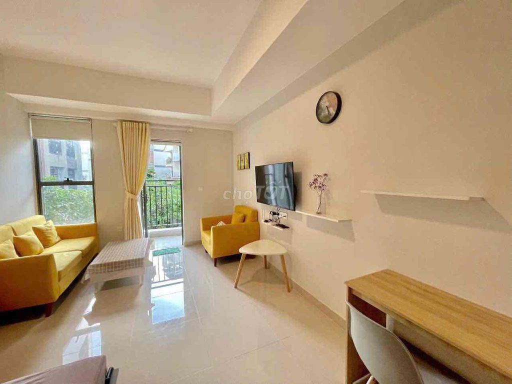 Rent a Botanica Premier apartment. A bedroom. A 35-foot bathroom near the park.