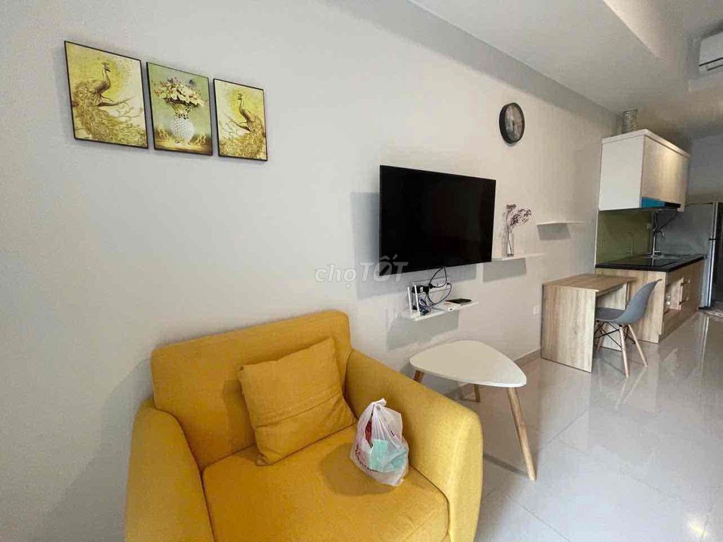 Rent a Botanica Premier apartment. A bedroom. A 35-foot bathroom near the park.