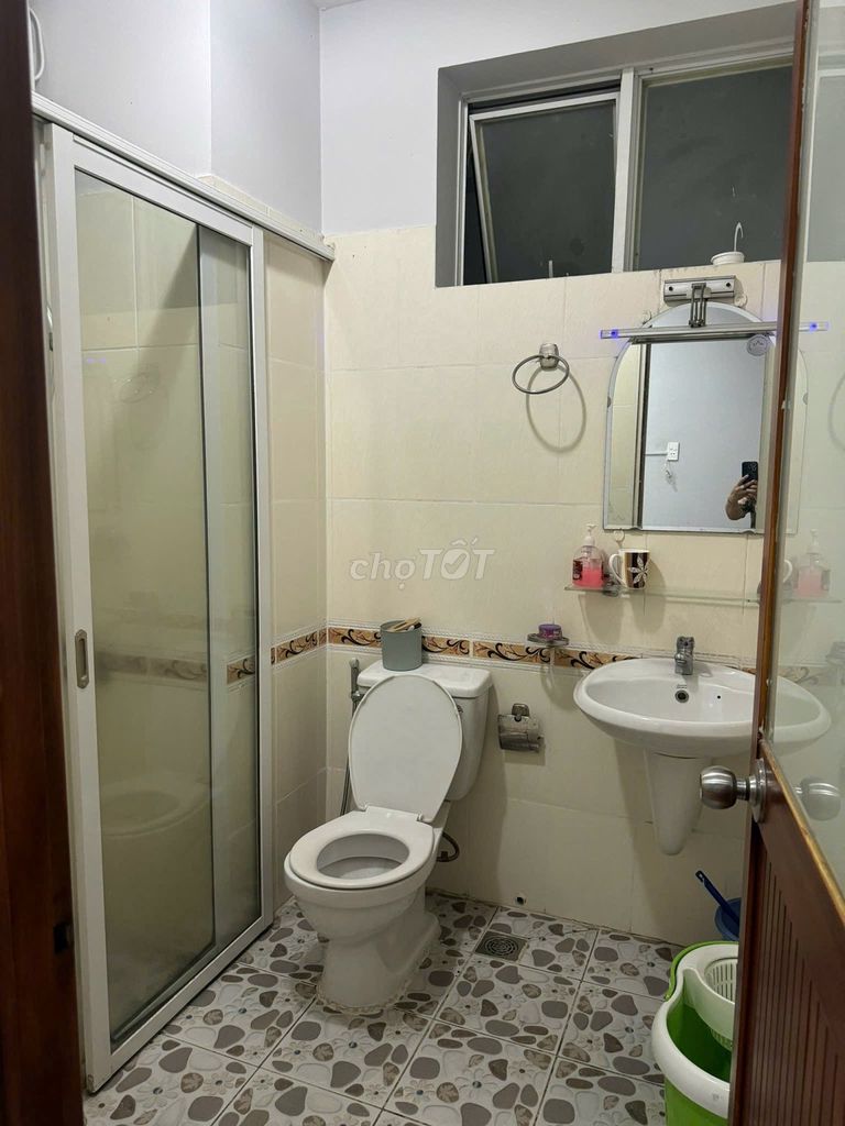 Rent Him Lam Nam Khánh. District 8. area: 95 meters 2 bedrooms 2 empty 11 million toilets