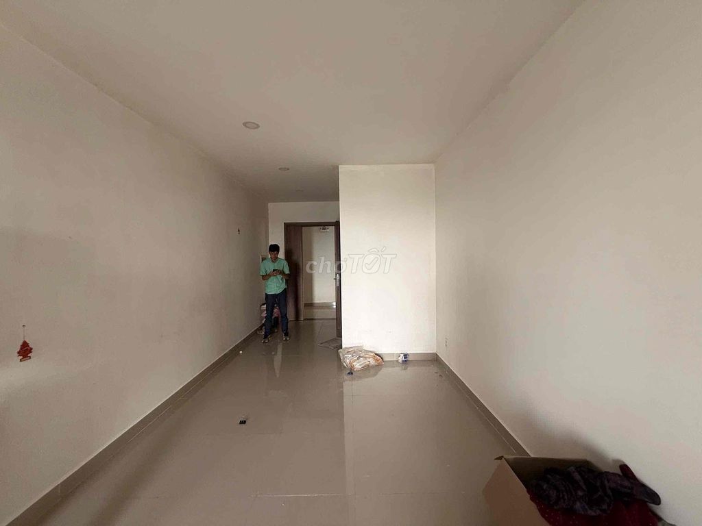 Two cheap bedrooms.