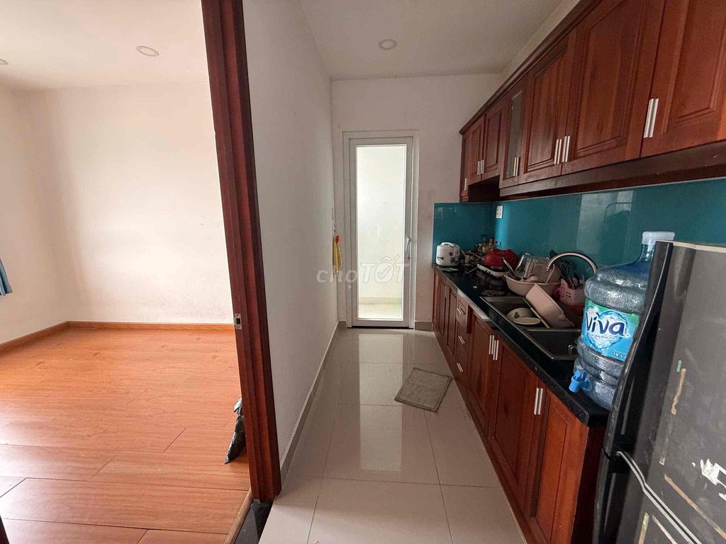 Two cheap bedrooms.