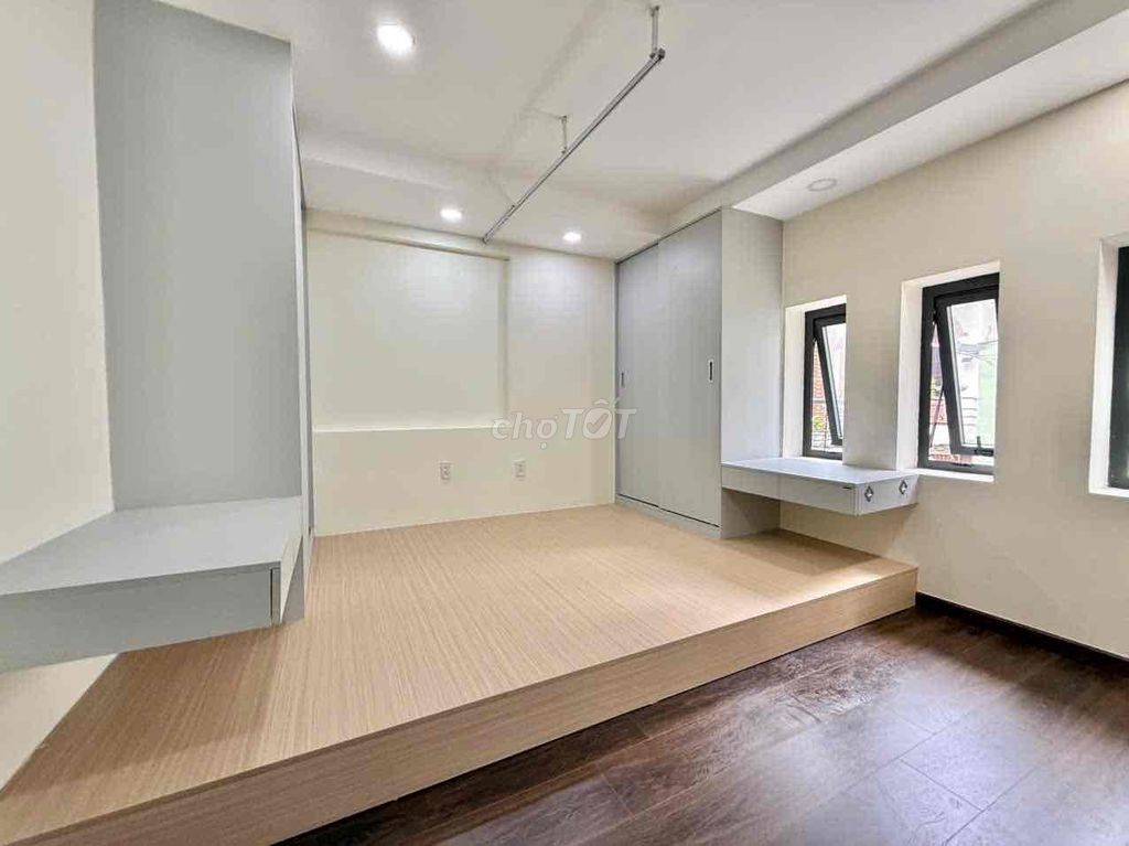 New Project Green Bank, Full interior, elevator