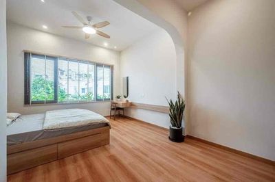 Nice new building. Five large bedrooms, five x 20 alleys, District 3.