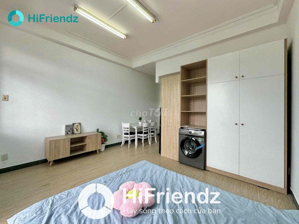 One bedroom right here, the bancong-full furniture, the private washing machine.