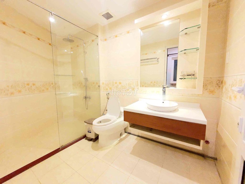 One bedroom.