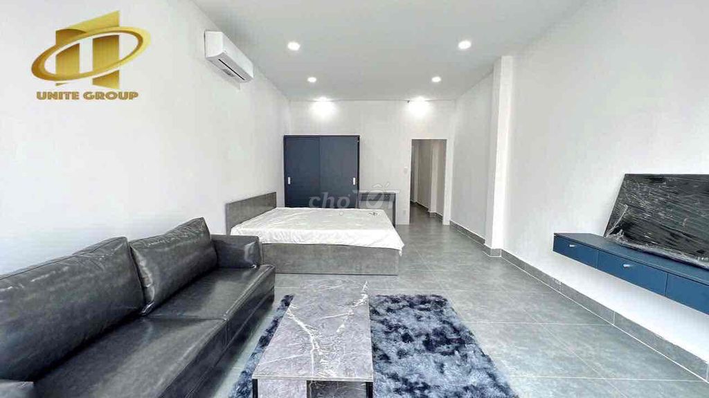 Rent the service room. A balcony bedroom. Full comfort.