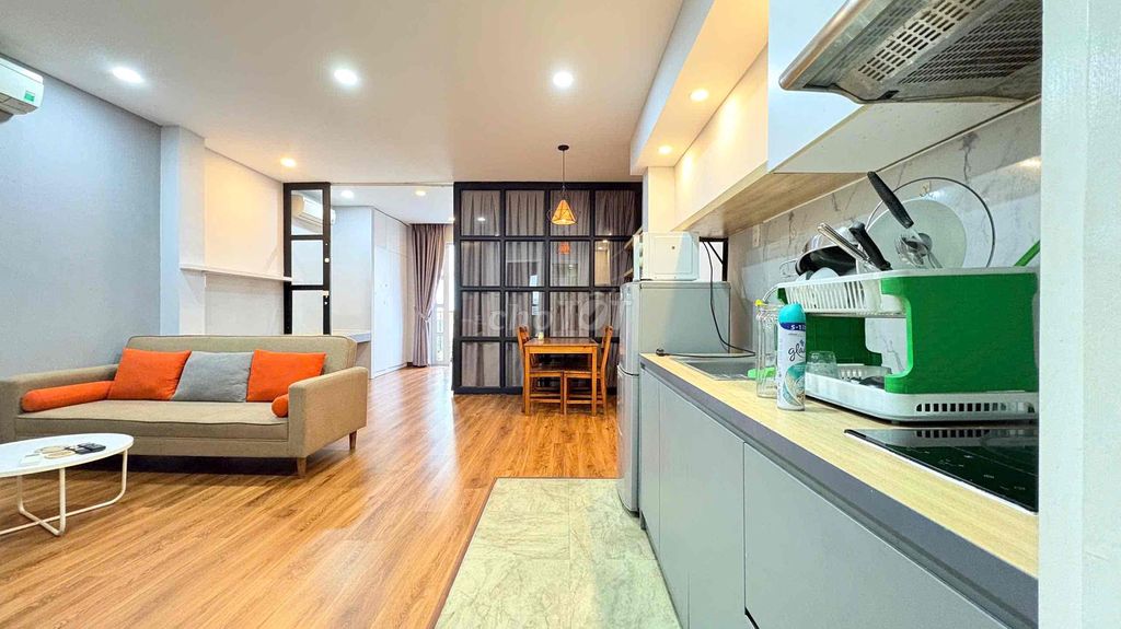 Go settle down to the apartment. One bedroom, 50 meters.
