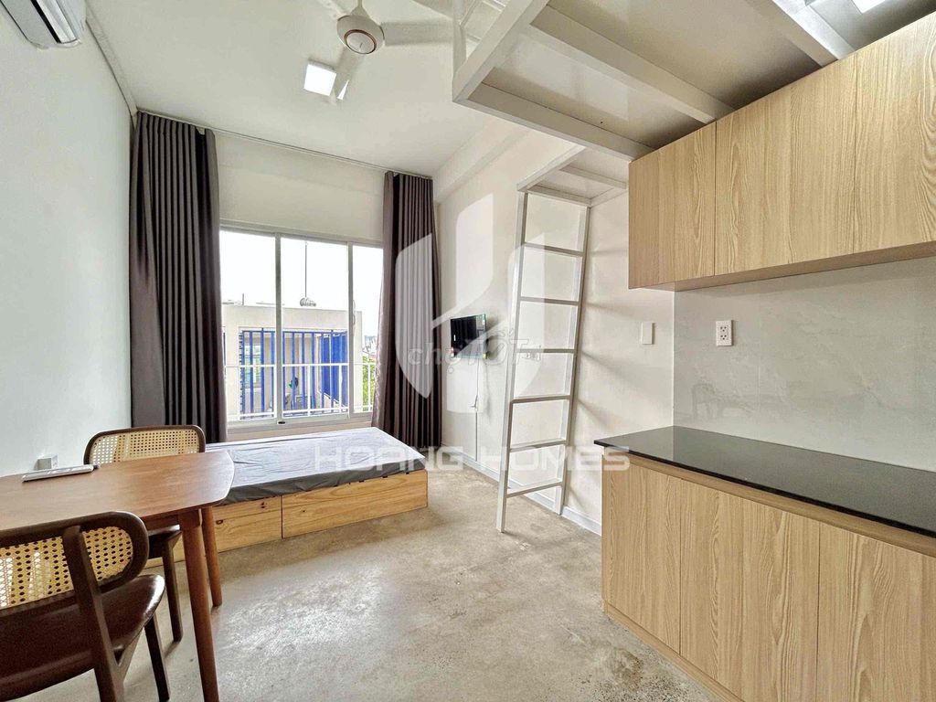 Room 5.9 million-- free car-- off the grid!