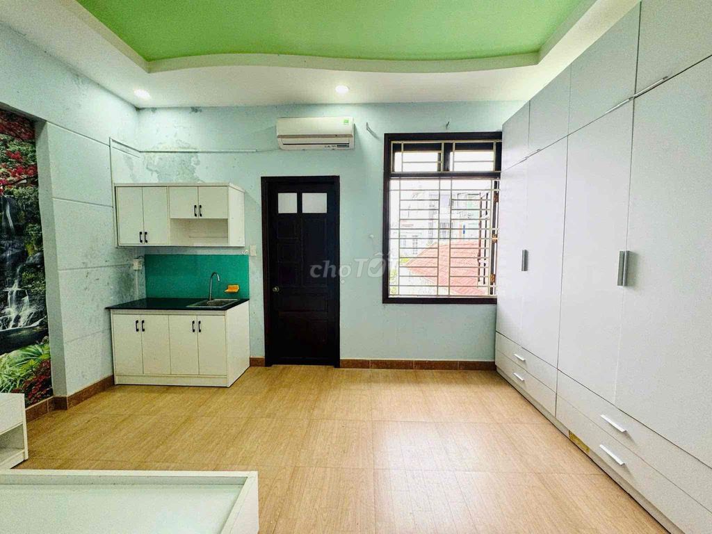 Window studio is close to Gò Vấp culture cv