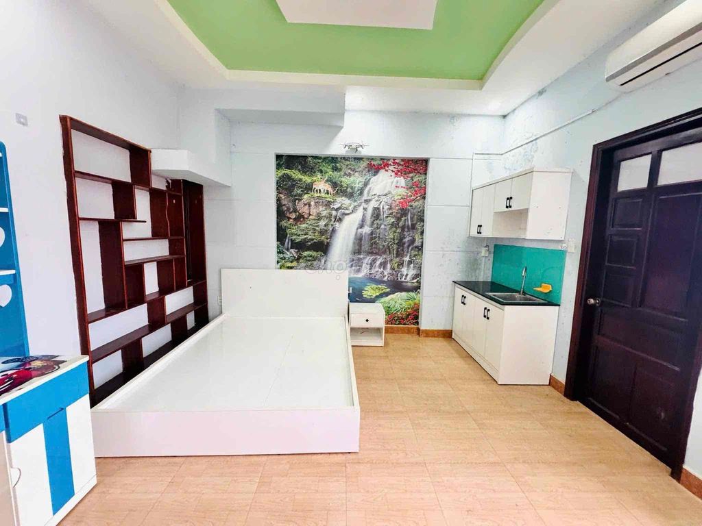 Window studio is close to Gò Vấp culture cv