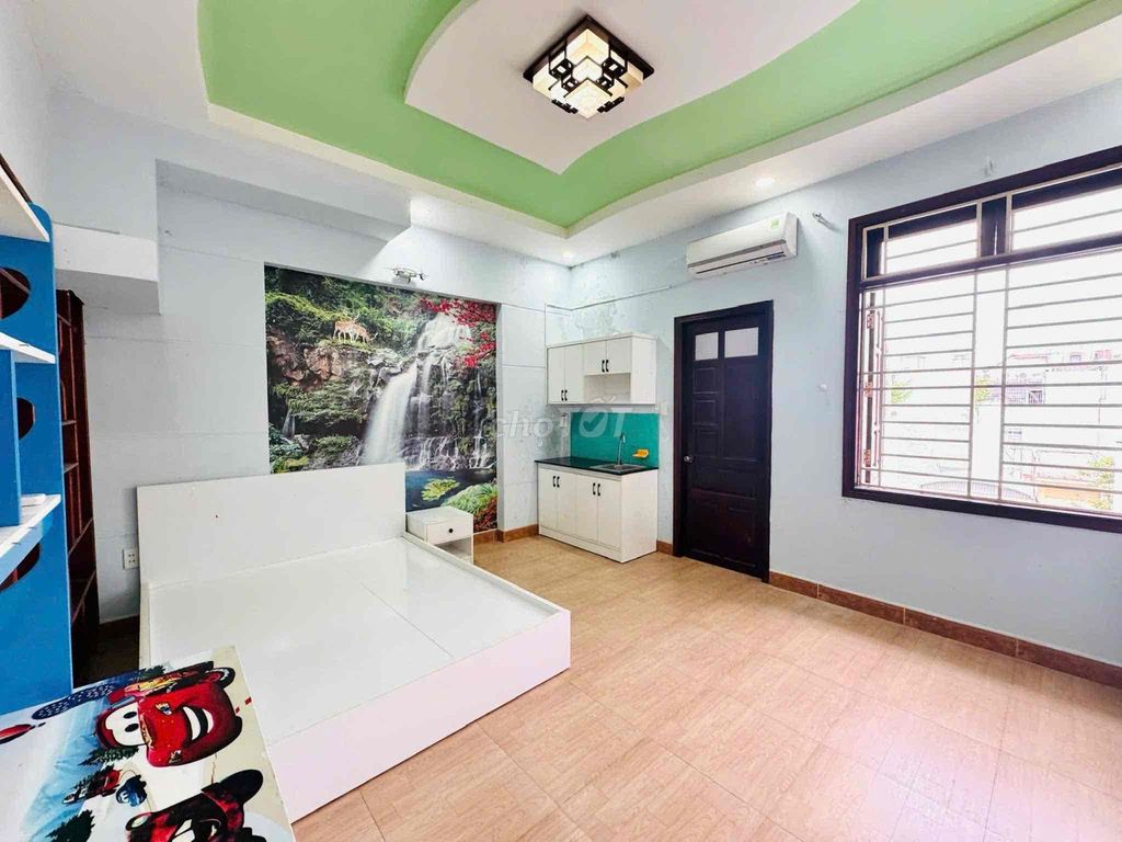 Window studio is close to Gò Vấp culture cv