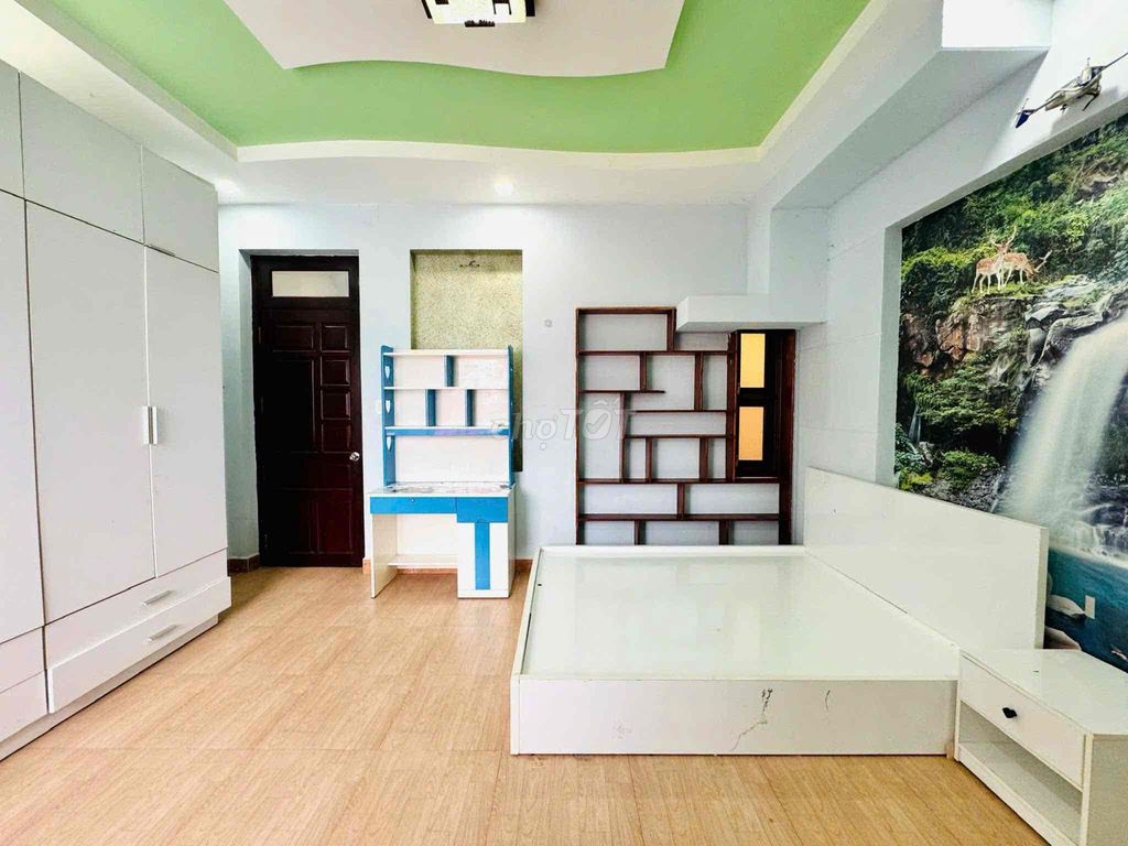 Window studio is close to Gò Vấp culture cv