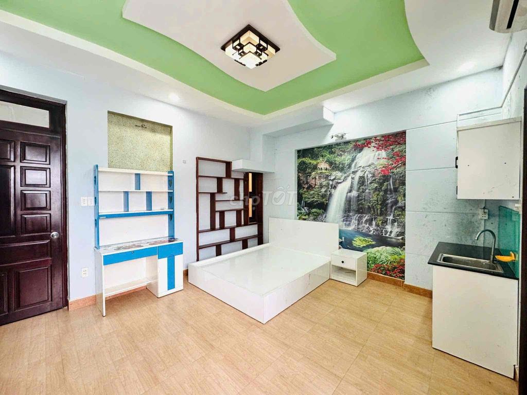 Window studio is close to Gò Vấp culture cv