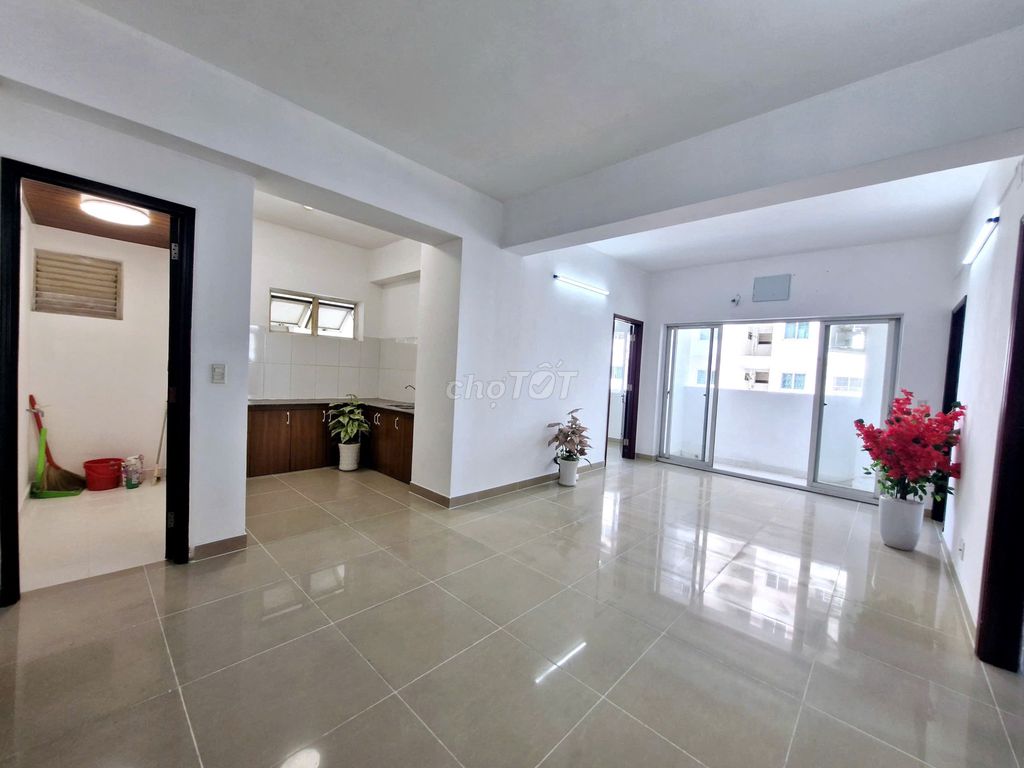 Rent the corner of three bedrooms, empty house, C/C-S-painting distance from aeon bt only 5 P